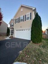 11 Maggie Ct in Fredericksburg, VA - Foto de edificio - Building Photo