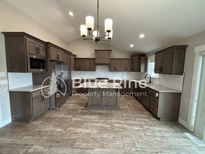 5083 Thatcher Ave in Idaho Falls, ID - Building Photo - Building Photo