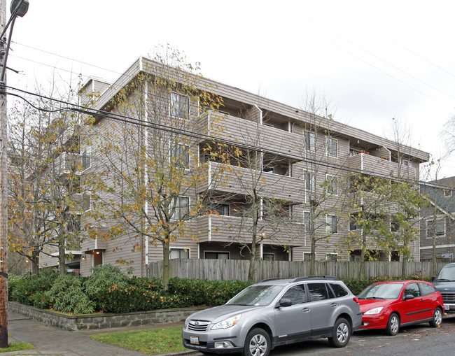 Park Royal Apartments in Seattle, WA - Foto de edificio - Building Photo