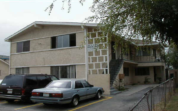 12433 Rose Ave in Downey, CA - Foto de edificio