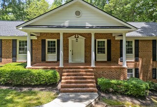 3204 Manor Ridge Dr in Raleigh, NC - Foto de edificio - Building Photo