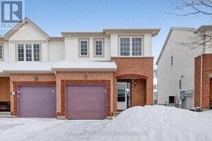 35 Upney Dr in Ottawa, ON - Building Photo