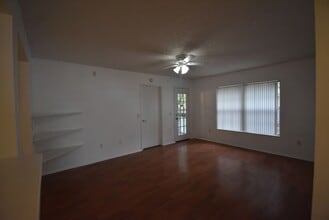 8246 Fairways Cir in Ocala, FL - Building Photo - Building Photo