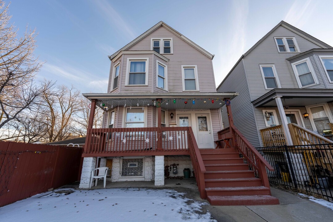 4205 W School St in Chicago, IL - Building Photo