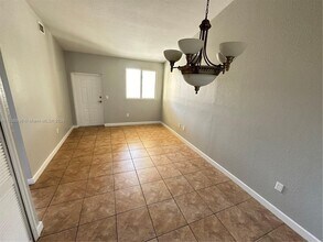 1651 SE 28th Ct, Unit 201 in Homestead, FL - Building Photo - Building Photo