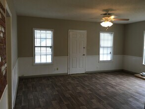 201 Becky St in Hinesville, GA - Building Photo - Building Photo