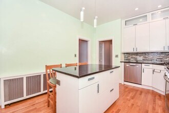 86 Edwards St in Quincy, MA - Building Photo - Building Photo