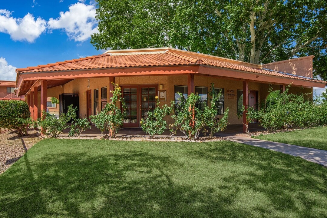 Garden Plaza Apartments in Sierra Vista, AZ - Building Photo