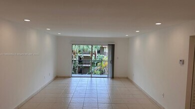 11925 NE 2nd Ave in Miami, FL - Building Photo - Building Photo