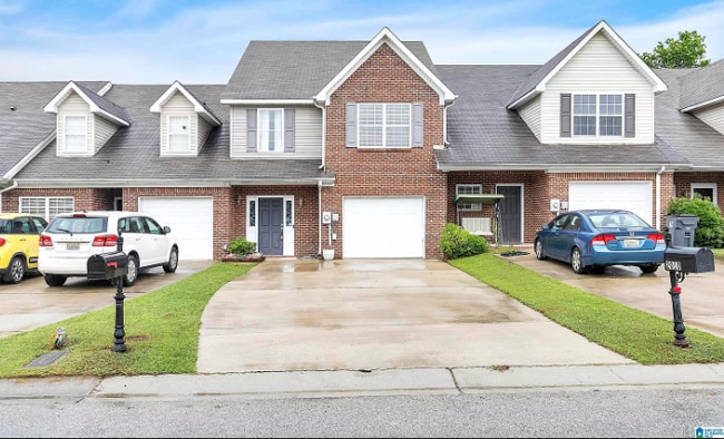 property at 2012 Queens Ct