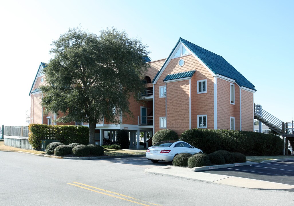 Wrightsville Marian Pier Houses in Wrightsville Beach, NC - Building Photo