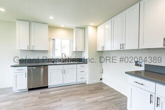 2213 Florida St in Huntington Beach, CA - Building Photo - Building Photo