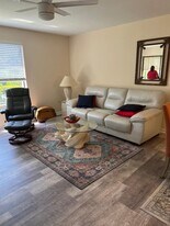 5403 SE Miles Grant Rd in Stuart, FL - Building Photo