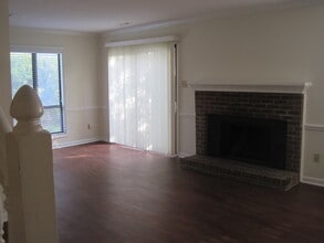 111 Charter Oaks Cir in Cary, NC - Building Photo - Building Photo
