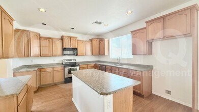 1036 E Magnum Rd in San Tan Valley, AZ - Building Photo - Building Photo