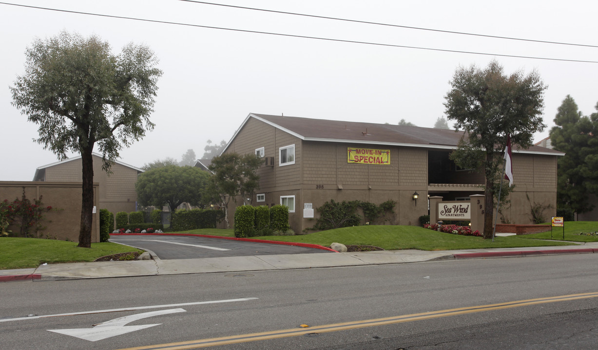 Sea Wind Apartments in Costa Mesa, CA - Building Photo