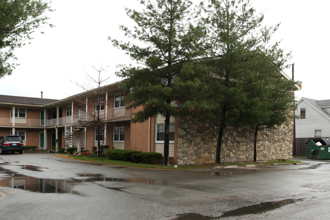 Gateway Arms in Jeffersonville, IN - Building Photo - Building Photo