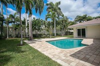 21 Little Harbor Way in Deerfield Beach, FL - Foto de edificio - Building Photo