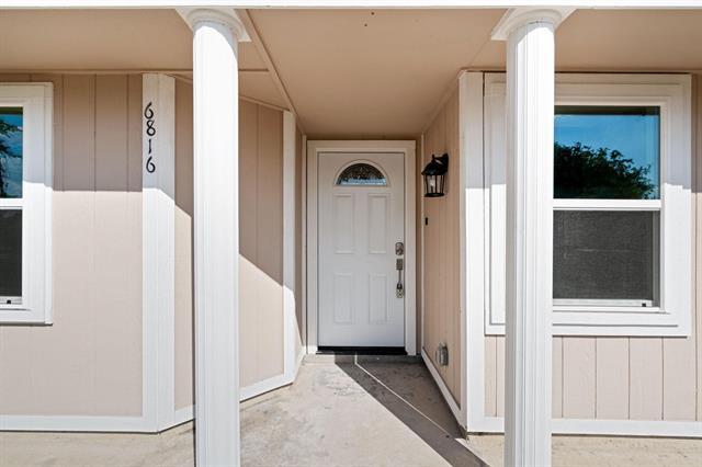 6816 Curry Dr in The Colony, TX - Building Photo - Building Photo