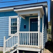 628 W Anderson Ln in Savannah, GA - Building Photo