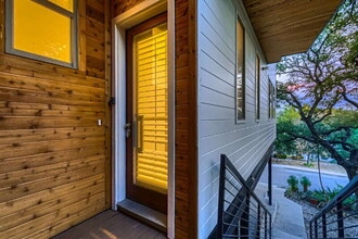 2612 Carnarvon Ln in Austin, TX - Building Photo - Building Photo