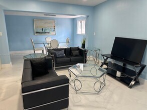 530 NW 116th Terrace in Miami, FL - Building Photo - Building Photo
