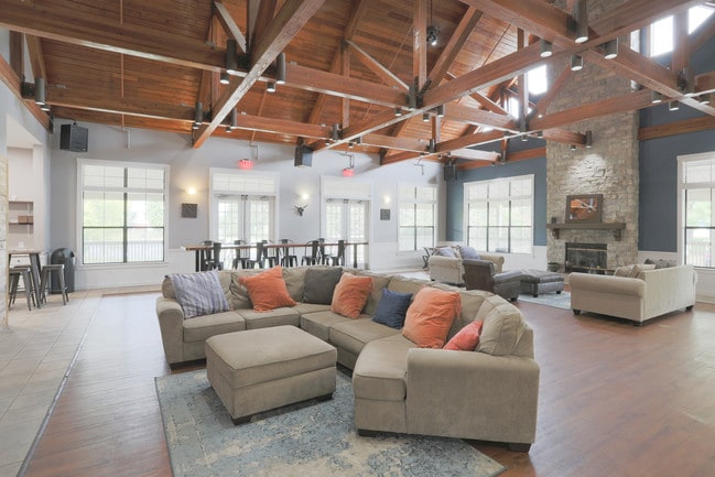 The Linc Apartments in Urbana, IL - Foto de edificio - Interior Photo