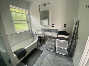 3047 Edgehill Dr in Los Angeles, CA - Foto de edificio - Building Photo