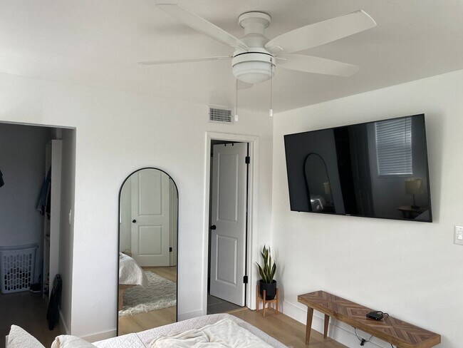 10011 Winding Lake Rd in Sunrise, FL - Building Photo - Building Photo