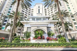 300 Dunes Blvd in Naples, FL - Building Photo