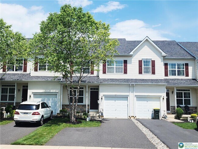 950 King Way in Breinigsville, PA - Building Photo - Building Photo