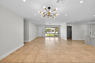 5270 NE 18th Ave in Fort Lauderdale, FL - Building Photo - Building Photo