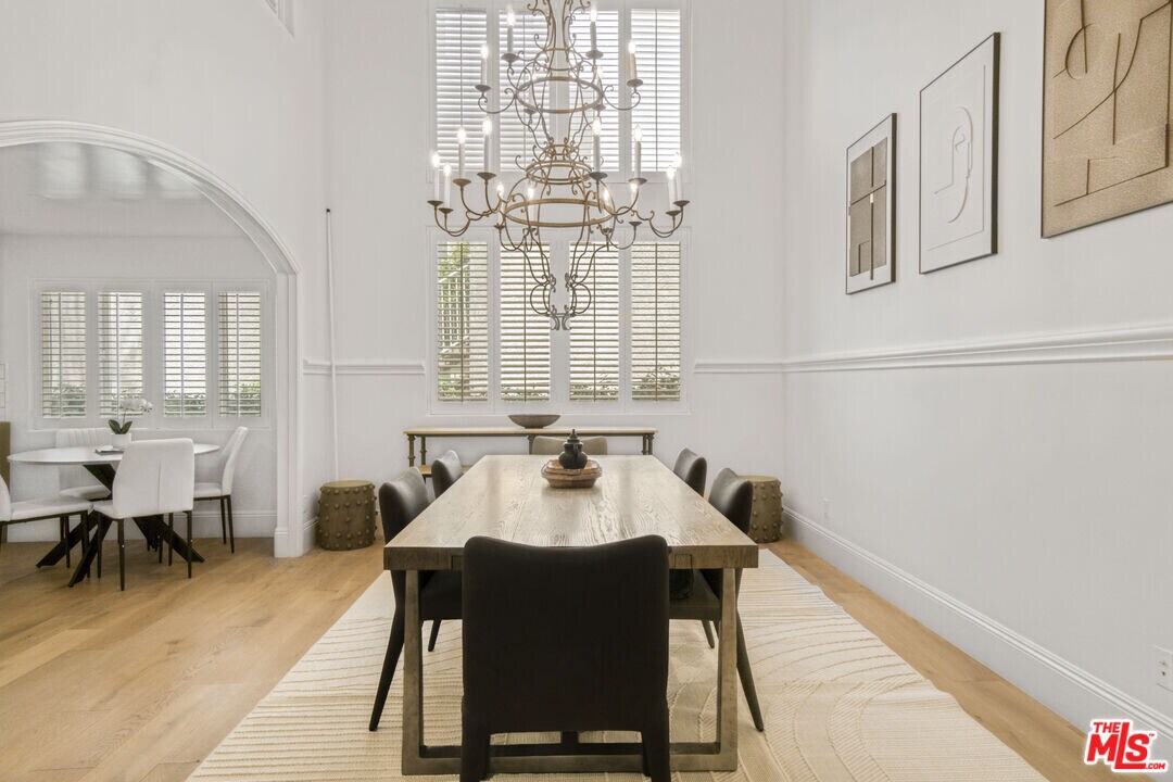 11974 Mayfield Ave in Los Angeles, CA - Building Photo