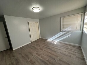 1830 Park Dr in Lebanon, OR - Building Photo - Building Photo