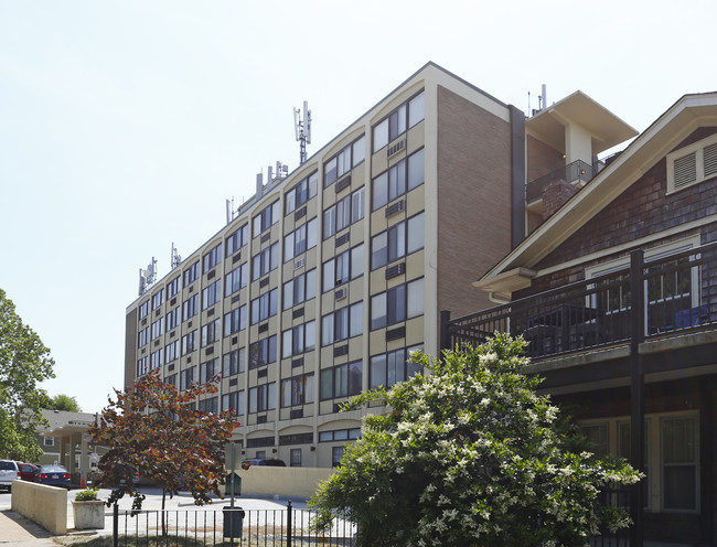 University Towers Condominiums in Knoxville, TN - Building Photo - Building Photo