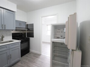 2166 Brown St in Brooklyn, NY - Building Photo - Building Photo