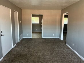 1010 Forest Ct-Unit -B01 1010 15 in Kansas City, KS - Building Photo - Building Photo