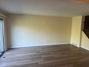 216 Pamela Dr in Bolingbrook, IL - Building Photo - Building Photo