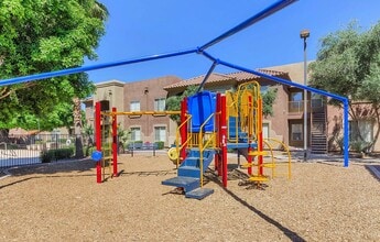 Copper Cove Apartments in Tolleson, AZ - Foto de edificio - Building Photo