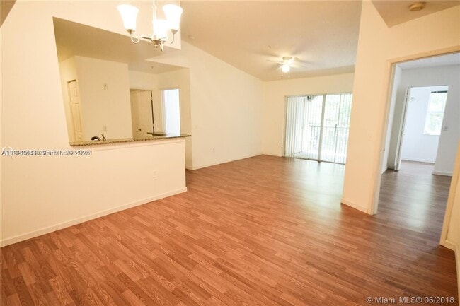 2427 Centergate Dr, Unit 306 in Miramar, FL - Building Photo - Building Photo