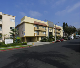 Mansard in Los Angeles, CA - Building Photo - Building Photo