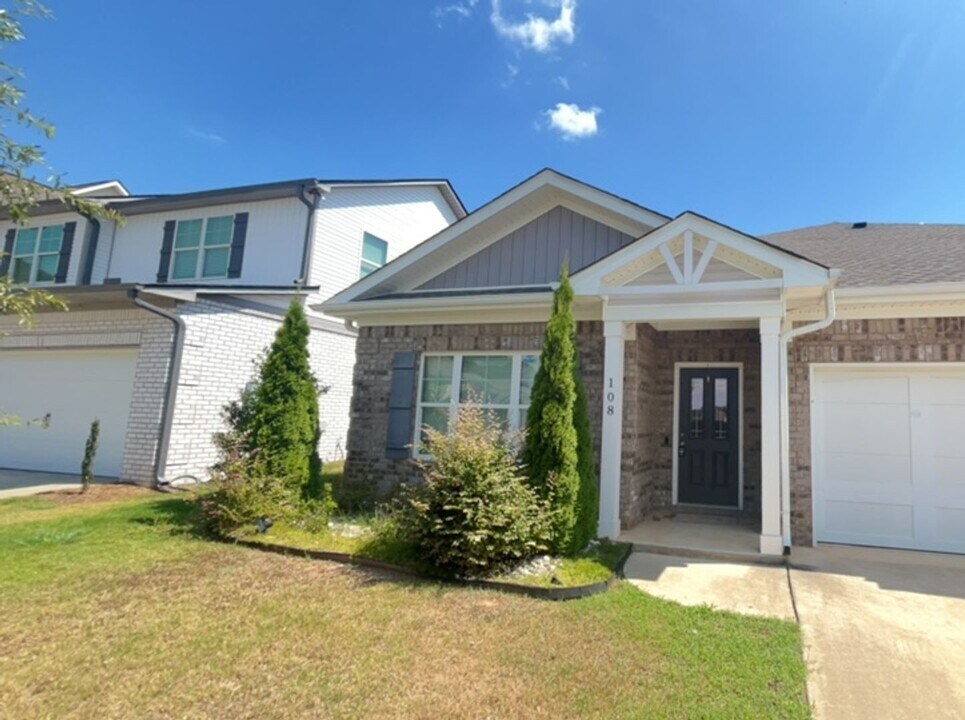 108 Bridgemill Ave in Madison, AL - Building Photo
