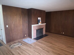 8650 SW Canyon Ln in Portland, OR - Building Photo - Building Photo