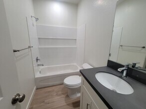 8622 Grandy St in Bakersfield, CA - Building Photo - Building Photo