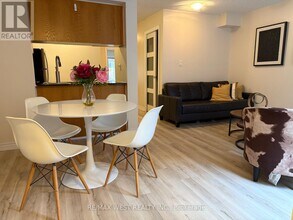 22 Laidlaw St in Toronto, ON - Building Photo - Building Photo