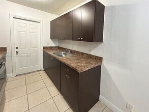 738 NE 86th St in Miami, FL - Building Photo - Building Photo