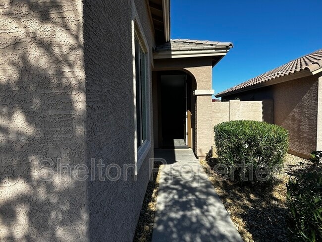 16562 W Charlotte Dr in Surprise, AZ - Building Photo - Building Photo