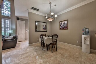 1005 Memorial Village Dr in Houston, TX - Building Photo - Building Photo