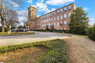 400 Mills Ave in Greenville, SC - Building Photo