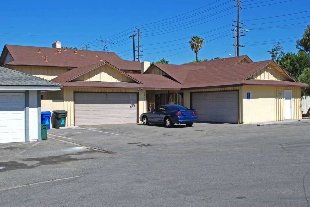 14511 Carfax Dr in Tustin, CA - Building Photo